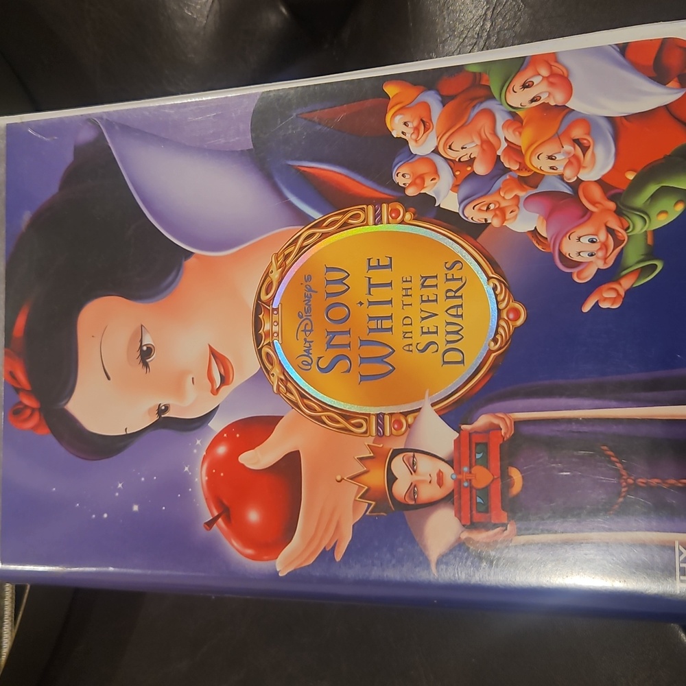 Disney Snow White and the Seven Dwarfs VHS with Red and Blue Cover